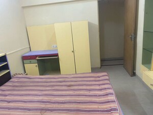 Bedroom in 1 BHK Apartment at Bandra West – for Rent