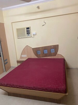 Bedroom in 1 BHK Apartment at Bandra West – for Rent