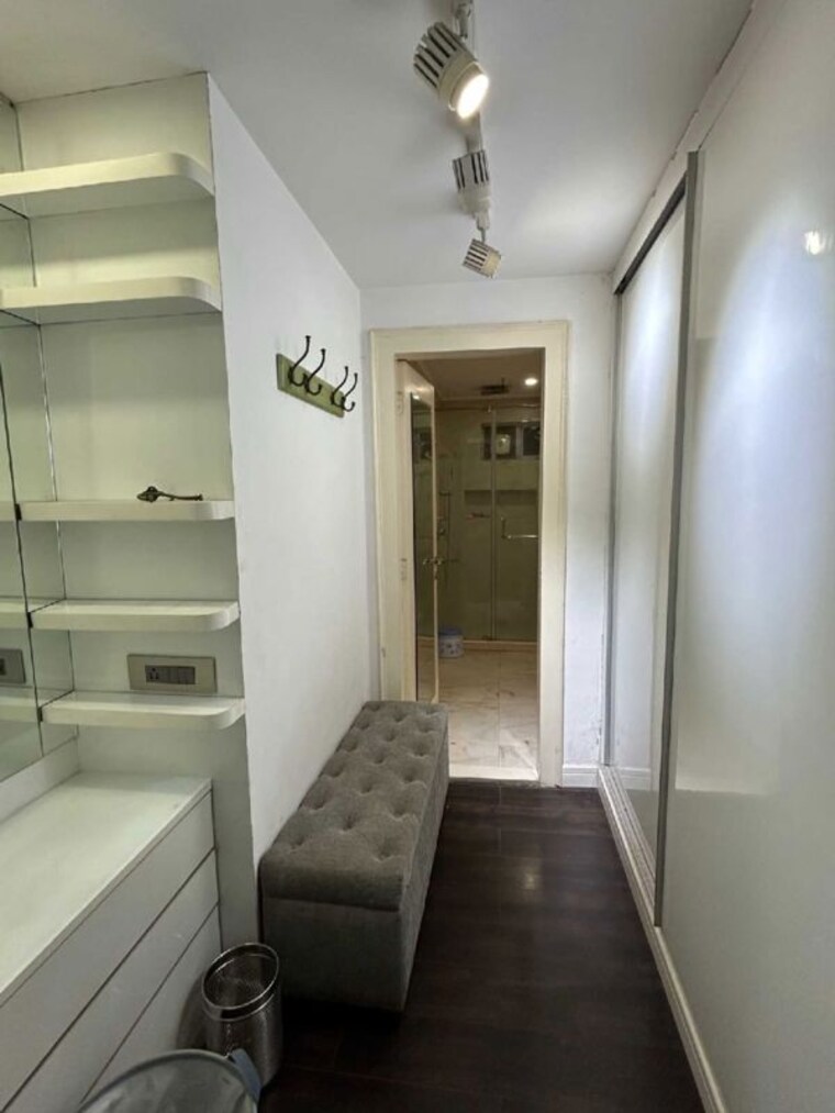 Bathroom, jmd-gardens 3.5 Bedroom 2087 Sq.Ft. Apartment In Sector 33 Gurgaon 10317085