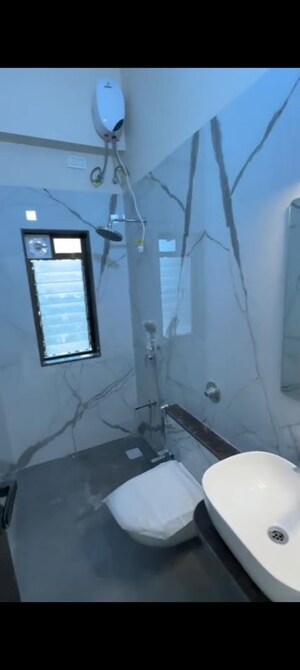 Attached Bathroom in 2.5 BHK Apartment at Lower Parel West – for Rent