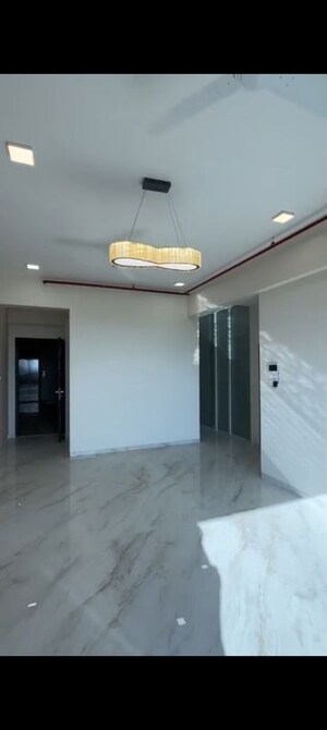 Room in 2.5 BHK Apartment at Lower Parel West – for Rent