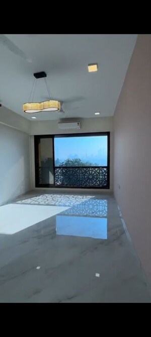 Bedroom in 2.5 BHK Apartment at Lower Parel West – for Rent