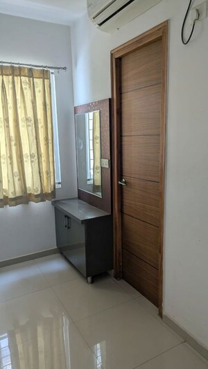 Room in 3 BHK Apartment at INDIS Viva City, Kondapur – for Rent