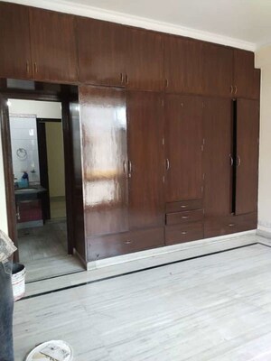 Room in 2 BHK Builder Floor at Sushant Lok I – for Rent