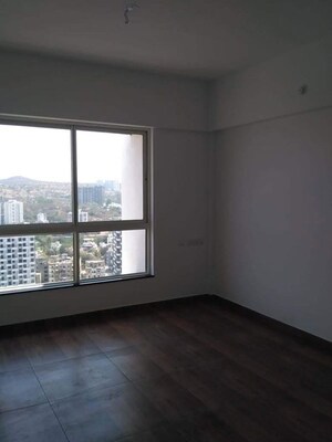 Room in 2 BHK Apartment at Kolte Patil Stargaze, Bavdhan – for Rent