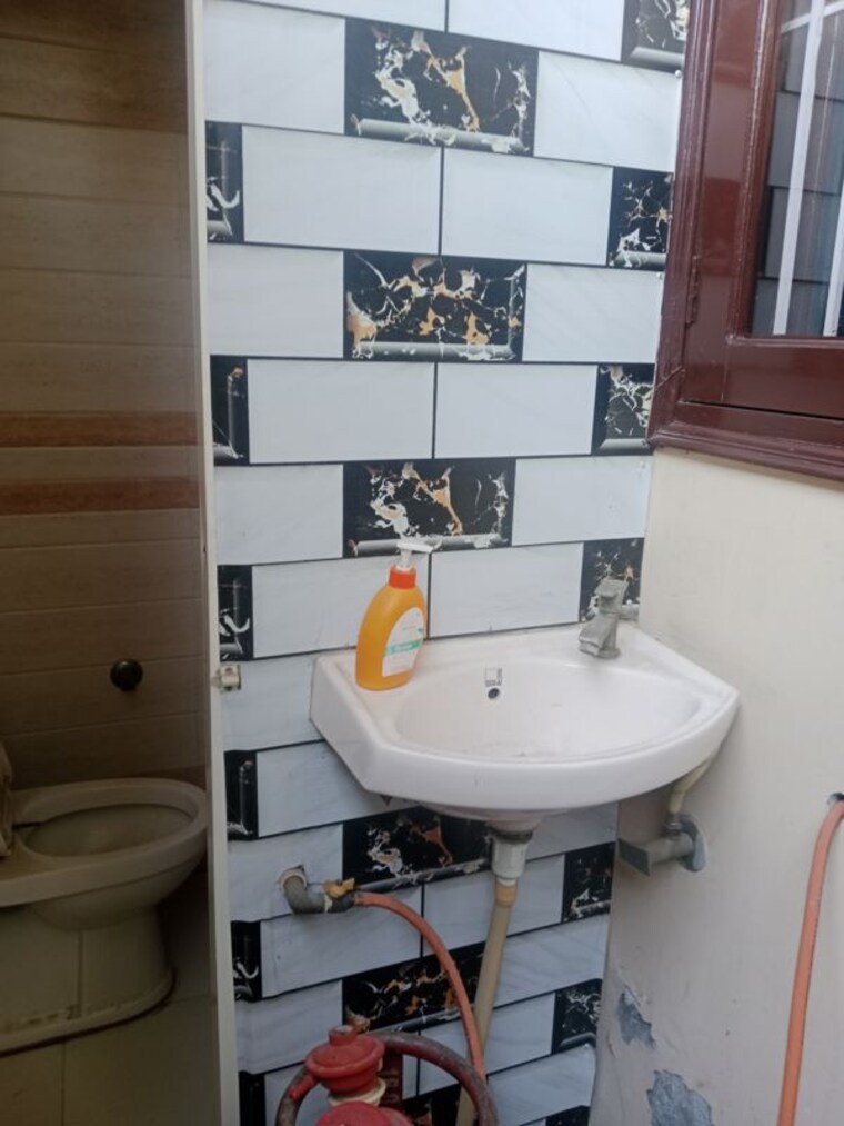 Attached Bathroom, huda 2 Bedroom 810 Sq.Ft. Independent House In Huda Panipat 10317154