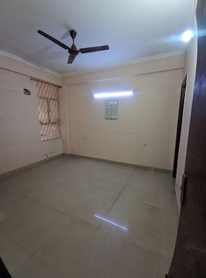 Room in 2 BHK Apartment at Eros Southend Apartments, Charmwood Village – for Rent