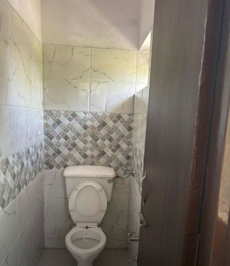 Bathroom, sector 59 2 Bedroom 1000 Sq.Ft. Builder Floor In Sector 59 Chandigarh 10317173