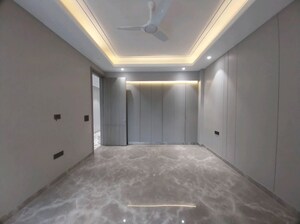 Room in 3 BHK Builder Floor at Gulmohar Park – for Rent