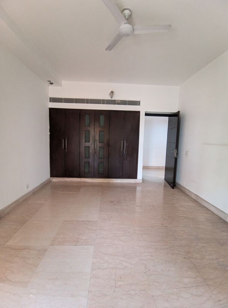Room, eros-royale-retreat-iii 5 Bedroom 4390 Sq.Ft. Apartment In Charmwood Village Faridabad 10317187
