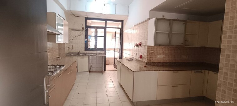 Kitchen, eros-royale-retreat-iii 5 Bedroom 4390 Sq.Ft. Apartment In Charmwood Village Faridabad 10317187
