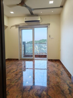 Room in 2 BHK Apartment at NRI Complex Phase I, Seawoods Sector 58 – for Rent