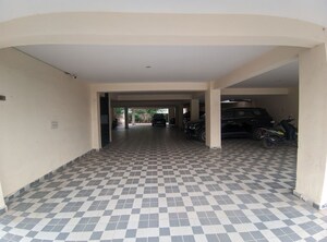 Parking in 4 BHK Builder Floor at Green Fields Colony – for Sale