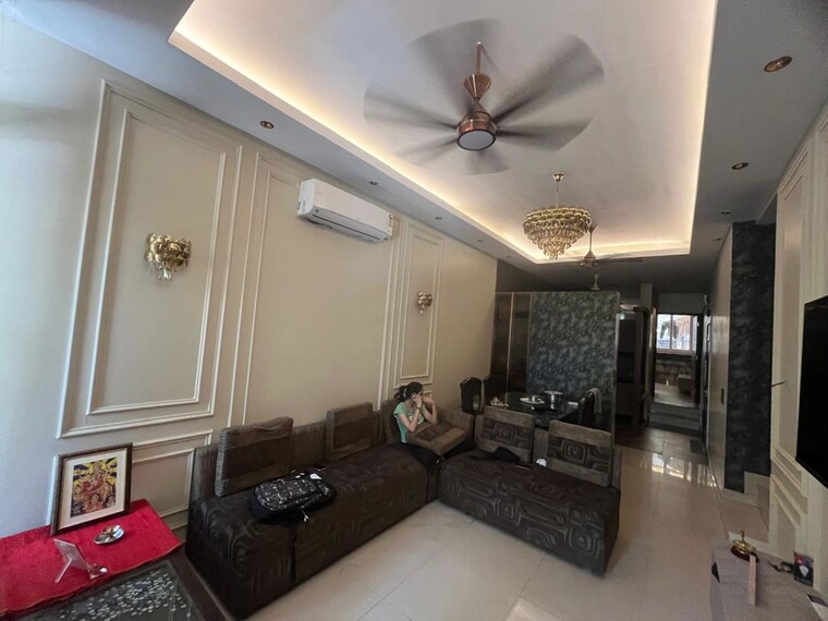 Living Room, kailash colony 3 Bedroom 140 Sq.Yd. Builder Floor In Kailash Colony Delhi 10317226