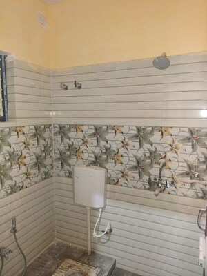 Bathroom in 2 BHK Builder Floor at Kidwaipuri – for Rent