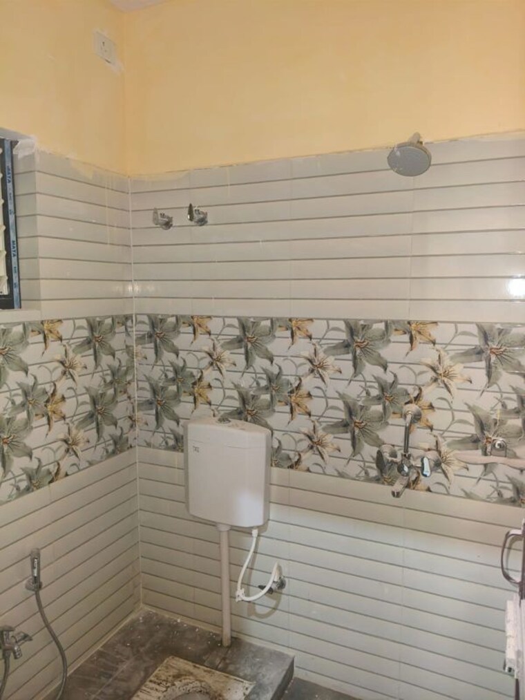 Bathroom, kidwaipuri 2 Bedroom 900 Sq.Ft. Builder Floor In Kidwaipuri Patna 10317285