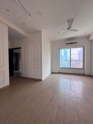 Room in 2 BHK Apartment at Harsh Vista, Mahim – for Rent