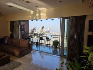 Living Room in 3.5 BHK Apartment at Imperial Heights Goregaon West, Goregaon West – for Sale