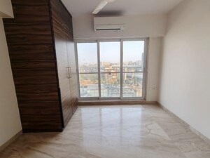 Room in 3 BHK Apartment at Kings Apartment Santacruz, Santacruz East – for Rent