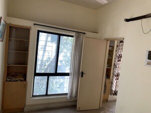 Room in 2.5 BHK Apartment at Shri Shanti Apartments, Aundh – for Sale