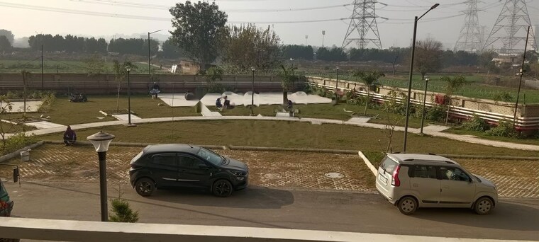  Parking, pyramid-altia 3 Bedroom 1000 Sq.Ft. Apartment In Sector 70 Gurgaon 10317396
