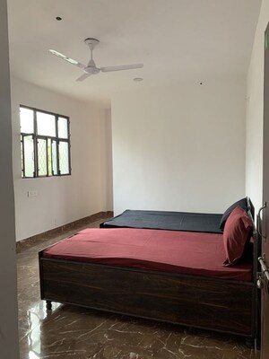  Pg For Rent in Sarai Jullena