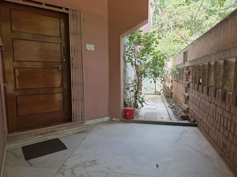 Room, hal 2nd stage 4 Bedroom 3000 Sq.Ft. Independent House In Hal 2nd Stage Bangalore 10317427