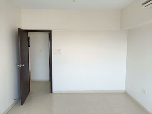 Room in 2 BHK Apartment at Godrej Platinum Mumbai, Vikhroli East – for Rent