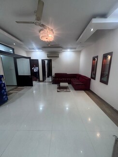 2 BHK + Pooja Room Apartment For Rent in Omega Windsor Greens