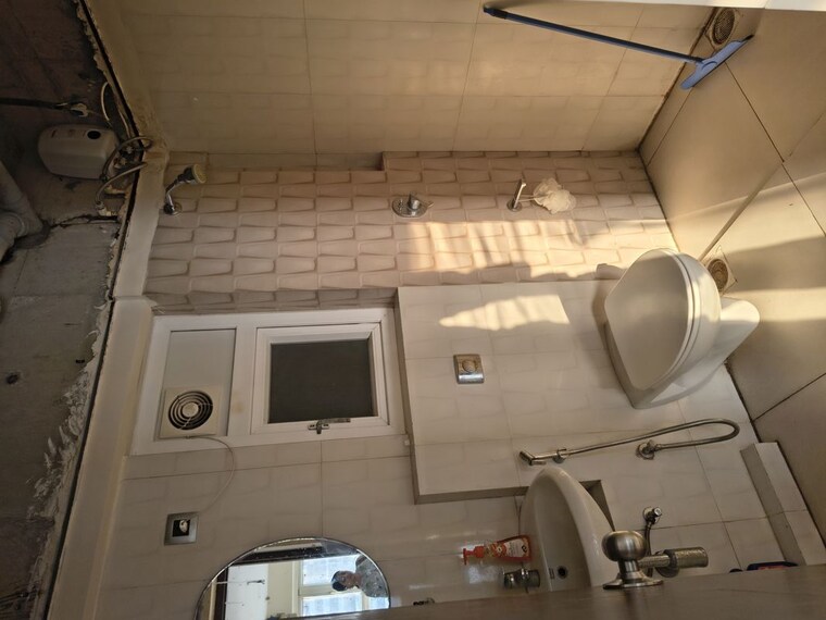 Bathroom, kurla 2 Bedroom 650 Sq.Ft. Apartment In Kurla Mumbai 10317478