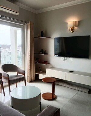 Room in 2 BHK Apartment at Central Park Flower Valley, Sohna Sector 33 – for Rent