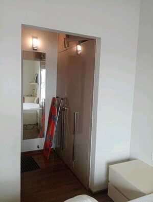 Room in 2 BHK Apartment at Central Park Flower Valley, Sohna Sector 33 – for Rent