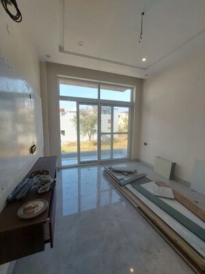 Room in 4 BHK Independent House at Sahastradhara Road – for Sale