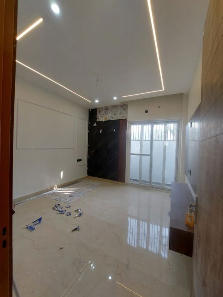 Room, sahastradhara road 4 Bedroom 118 Sq.Yd. Independent House In Sahastradhara Road Dehradun 10317522