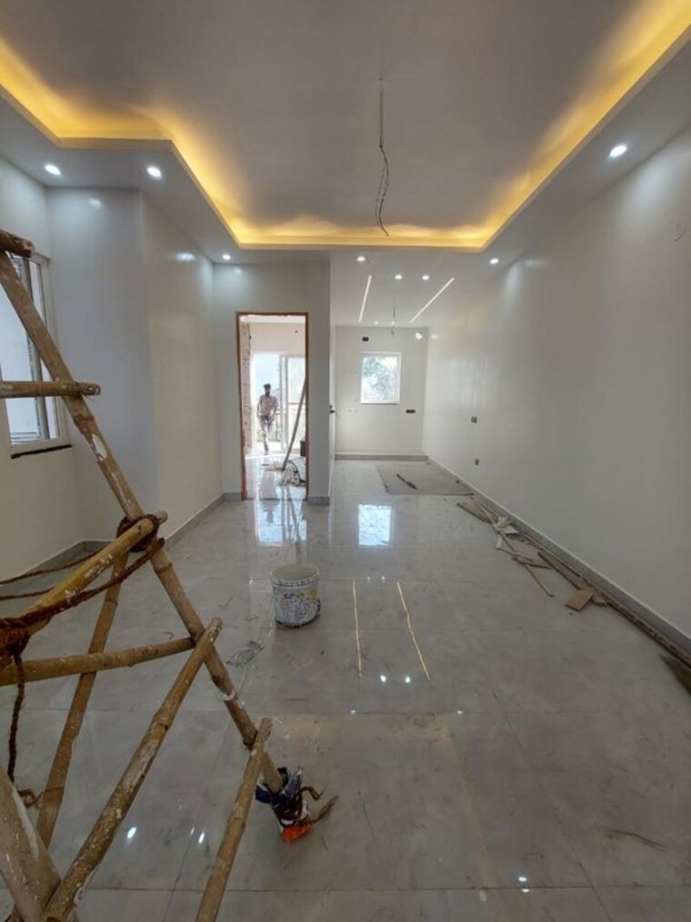 Room, sahastradhara road 4 Bedroom 118 Sq.Yd. Independent House In Sahastradhara Road Dehradun 10317522