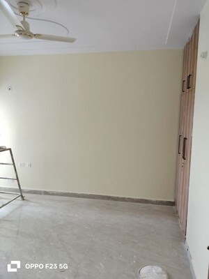 Room in 3 BHK Apartment at Gomti Nagar – for Rent