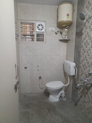 Bathroom in 1 BHK Builder Floor at Hsr Layout Sector 2 – for Rent