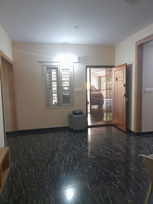 Room in 1 BHK Builder Floor at Hsr Layout Sector 2 – for Rent