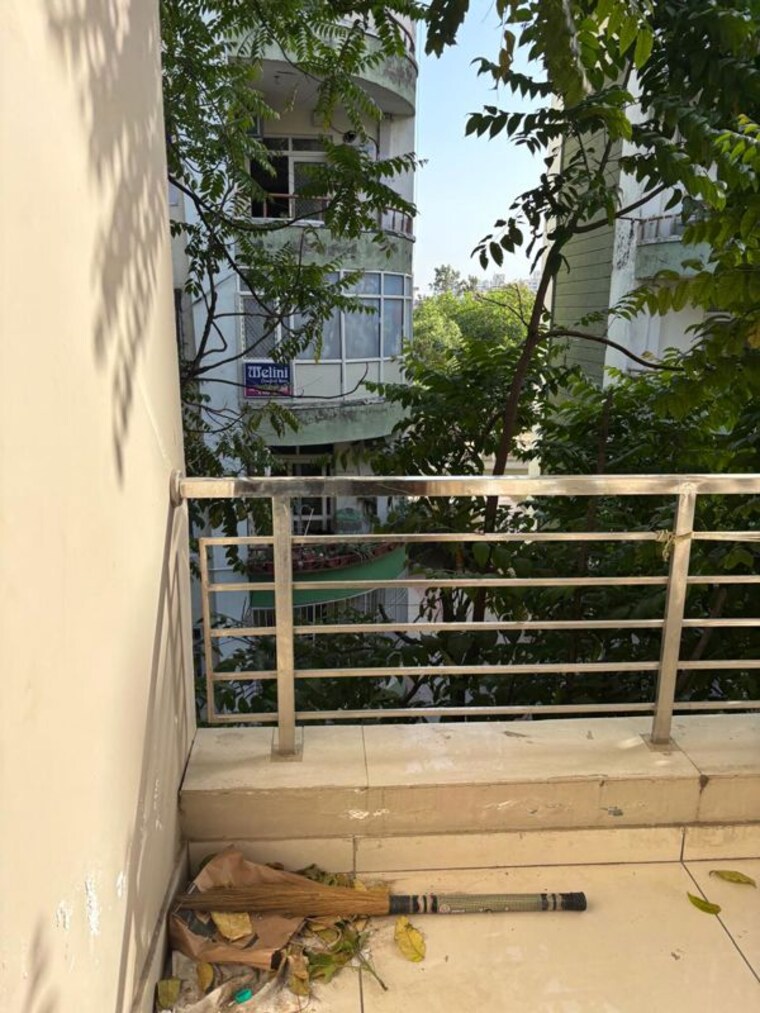 Balcony, ambala highway 1 RK 600 Sq.Ft. Apartment In Ambala Highway Zirakpur 10317583