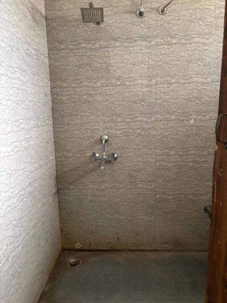 Bathroom, ambala highway 1 RK 600 Sq.Ft. Apartment In Ambala Highway Zirakpur 10317583