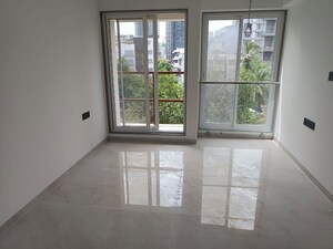 Room in 3 BHK Apartment at Pardis Shangrila, Bandra West – for Sale