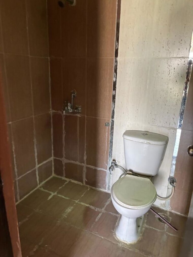 Bathroom, lohgarh 3 Bedroom 1370 Sq.Ft. Apartment In Lohgarh Zirakpur 10317604