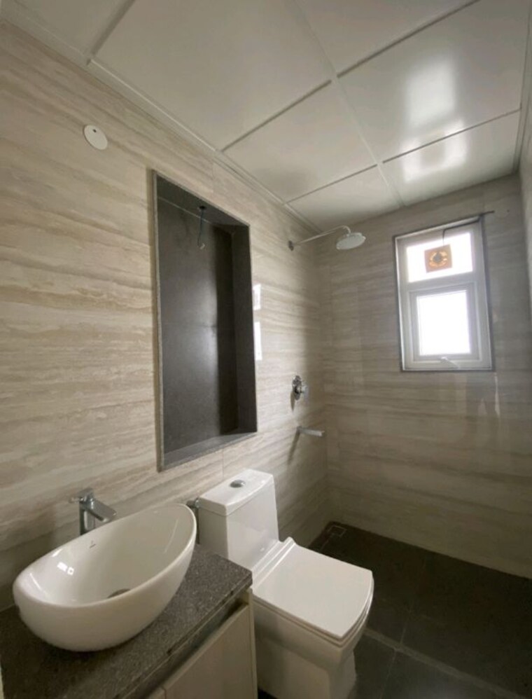 Bathroom, central-park-flower-valley 3 Bedroom 1240 Sq.Ft. Builder Floor In Sector 33 Gurgaon 10317619
