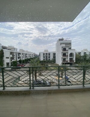3 BHK Builder Floor – Exterior View View at Central Park Flower Valley, Sector 33 - for Rent