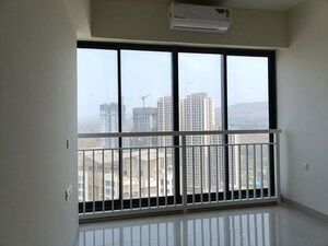 Room in 2 BHK Apartment at Dynamix Divum, Malad East – for Rent