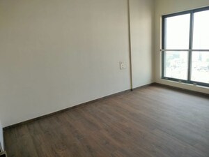 Room in 2 BHK Apartment at JP Decks, Goregaon East – for Rent