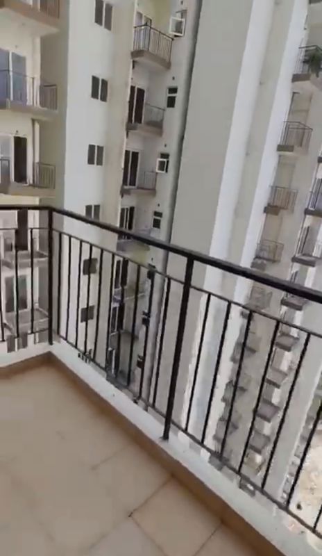 3 BHK 1050 Sq.Ft. Apartment in Amrapali Enchante