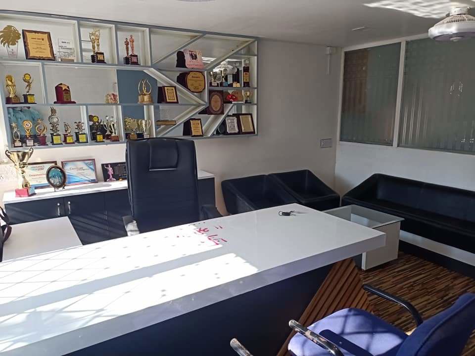 Office Space For Sale in Manjalpur