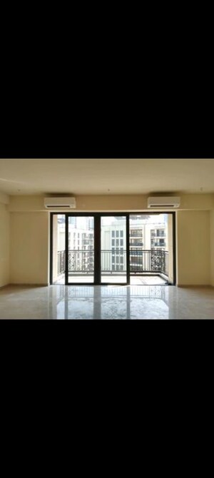 Room in 2 BHK Apartment at Lodha Kolshet, Kolshet Road – for Sale
