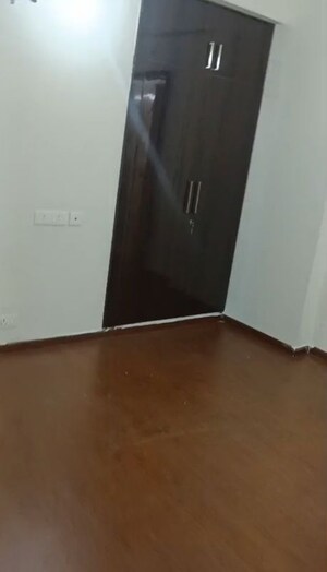 Room in 3 BHK Apartment at Amrapali Terrace Homes, Tech Zone 4 Greater Noida – for Rent
